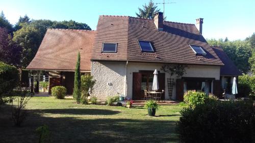 Bois-Jerome-Saint-Ouen Bed & Breakfast | à l'orée du bois