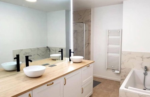 Cintegabelle House | Élégant Appartement, 2ch-parking