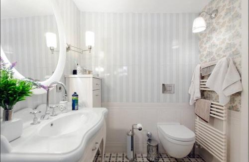 Konak Apartment | Ödüllü Tarihi Rum Evi Teraslı