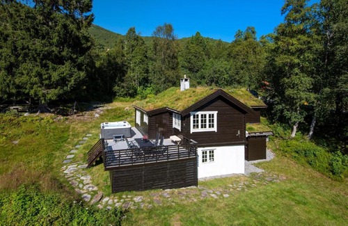 Møre og Romsdal House | Økslevegen 2