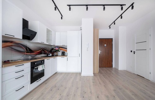 Srodmiescie Apartment | Łódź Pomorska Apt - 50m2 with Balcony - by Rentujemy