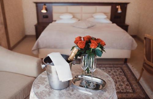 Kozuchow Hotel | Żabi Dwór - HOTEL - RESTAURACJA - SPA