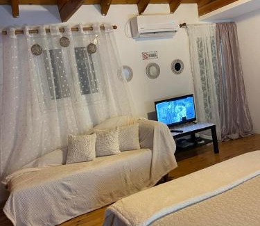 Vari Apartment | Μεζονέτα 100τμ επί της Λ.Ευελπιδων στη Βάρη