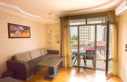 Old Boulevard Apartment | Квартира у старого бульвара