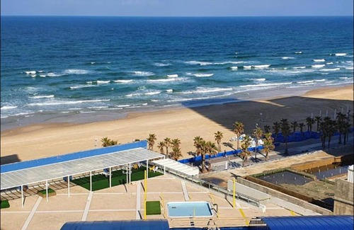 Bat Yam Apartment | דירה על הים-Colny Beach