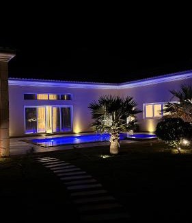 Al Kamil Wal Wafi Villa | أستراحة أريـــان
