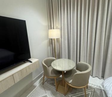 As Salamah Apartment | أكابر