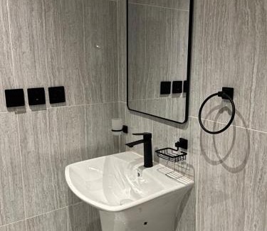 Riyadh Apartment | استديو هادى وانيق