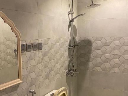 Al Kura Ski Chalet | استراحة اليكسا