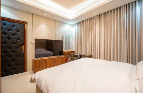 Qurtubah Apartment | استوديو فندقي بموقع مميز "مرفق ضيافة سياحية خاصة"- دخول ذاتي