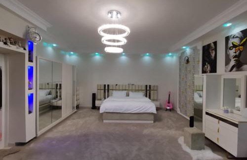 Ajman Ski Chalet | بنتهاوس ريف ورد