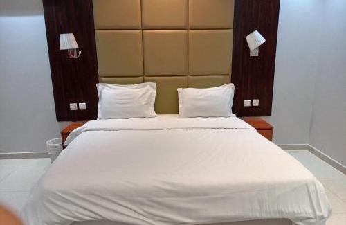 Al Kura Apartment | دار لافيناء للوحدات المخدومه أبحر الشمالية حي الشراع