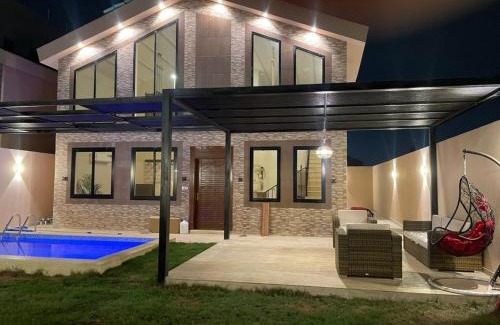 Al Kura Ski Chalet | شاليهات النرجس