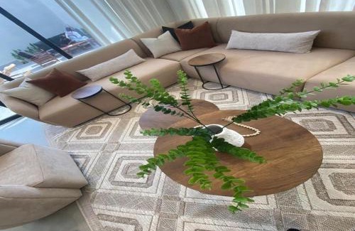 Al Kura Ski Chalet | شاليهات بلانكا الفندقيه