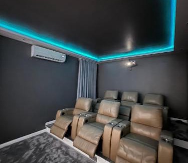 Buraydah Ski Chalet | شاليه الرتاج هوم الفندقي