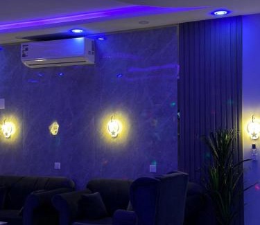 Duba Ski Chalet | شاليه الفخامه٢