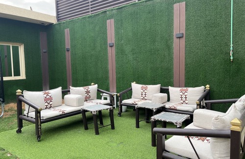 Riyadh Ski Chalet | شاليه بمسبح وجلسة خارجية