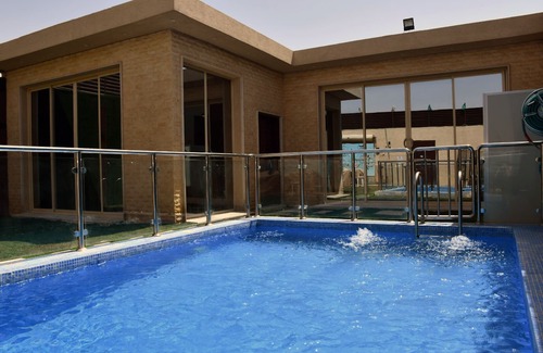 Riyadh Ski Chalet | شاليه بمسبح وجلسة خارجية
