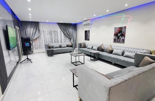 Durrat Al-Arous Ski Chalet | شاليه في البردايس لافونتين باقل الاسعار علوي