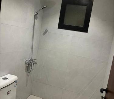 Hera Street Apartment | شقة استوديو جديدة ونظيفة غرفة وصالة هادئة ومريحة بحي المروة 8دقايق من المطار