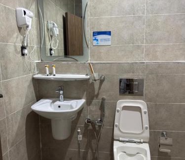 Al Wudayy Hotel | شقق دفادف المخدومة