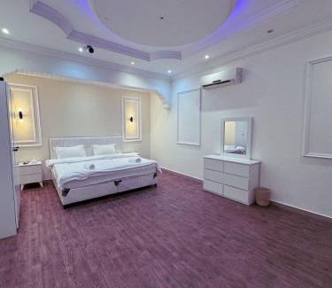 Sari Street Apartment | شقق فاخرة بحي الروضة مع سينما بغرفة النوم