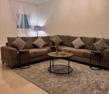 Al Baha Apartment | شقق فاخرة خلف فندق مدينة السحاب