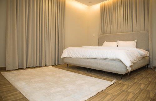 Ghirnatah Apartment | شقه غرفة وصالة بتصميم مودرن فاخر ودخول ذاتي