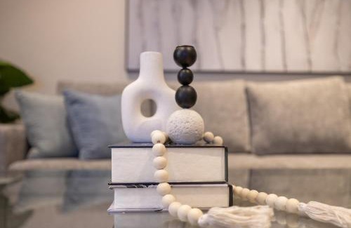 Riyadh Apartment | شقه 6 فاخره ثلاث غرف نوم وجلسه خارجيه صغيرة