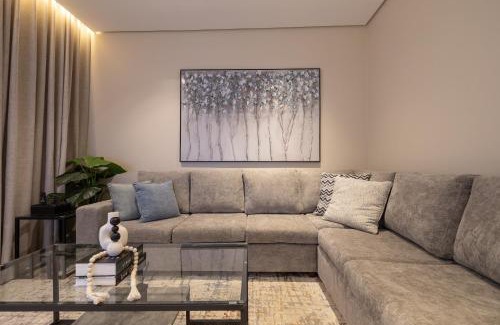 Riyadh Apartment | شقه 6 فاخره ثلاث غرف نوم وجلسه خارجيه صغيرة