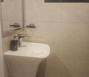 Al Kura House | غرفة خاصة بحمام خاص