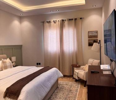 Riyadh Apartment | غرفة على الطراز الريفي