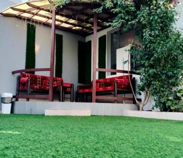 Mizail House | فلل الكناري