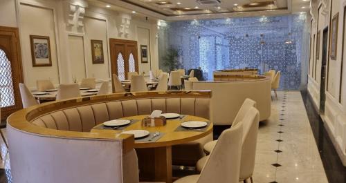 Ibri Hotel | فندق النبراس AlNebras Hotel