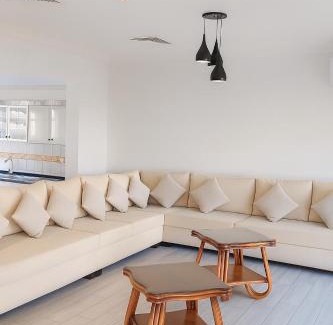 Dhahban Villa | فيلا الاحلام a