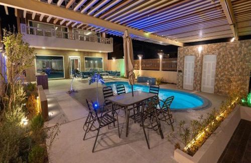 Dhahran Ski Chalet | فيلا امواج 280