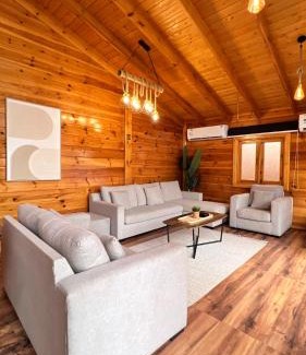 Al Kura Ski Chalet | كوخ ريفي