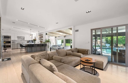 Woodland Hills House | ৎ୭ The Royer Retreat ৎ୭ W/Pool, Hot tub&