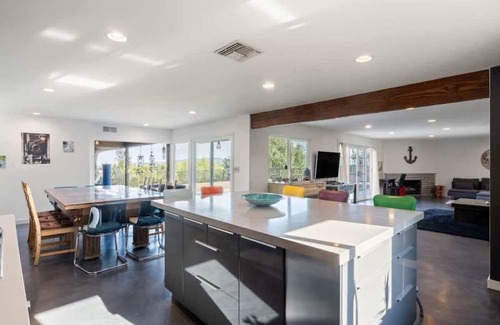 West Hills House | ৎ୭Middlebury Heightsৎ୭heated poolJacuzi games&more