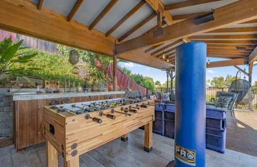 West Hills House | ৎ୭Middlebury Heightsৎ୭heated poolJacuzi games&more