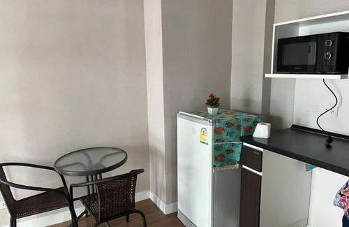 Nonthaburi Apartment | คอนโดฮอลล์มาร์ค ห้องมุม วิวสระว่ายน้ำ ใจกลางเมือง