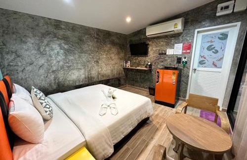 Prakhon Chai Hotel | นิวพีเคซี รีสอร์ต