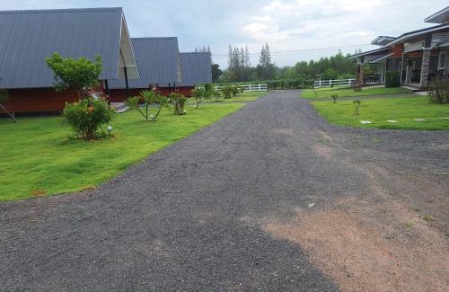 Suan Phueng Resort | บ้านน้ำผึ้ง