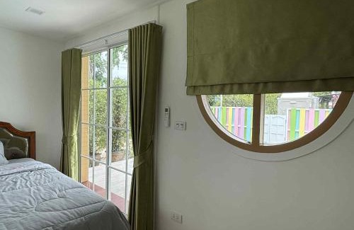 Phan Thong Villa | บ้านสวนแสงหล้า วิลล่า รีสอร์ท