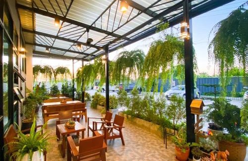 Ratchaburi Hotel | บ้านสุขใจ สามใบเถา