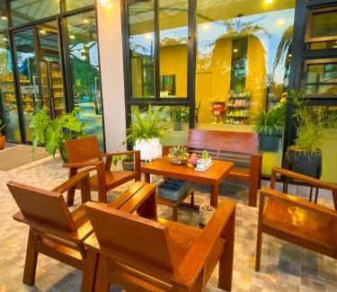 Ratchaburi Hotel | บ้านสุขใจ สามใบเถา