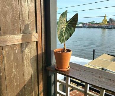 Pak Kret House | เฉื่อยโฮมสเตย์