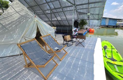 Uthai Thani House | เรือนแพสุขใจ อุทัยธานี