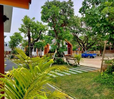 Somdet Apartment | แอทโฮมไร่พอดี รีสอร์ท At home raipordee resort