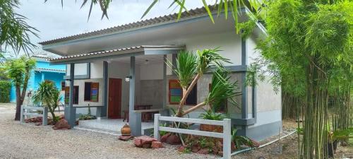 Khao Yoi House | โรงแรมบ้านนก